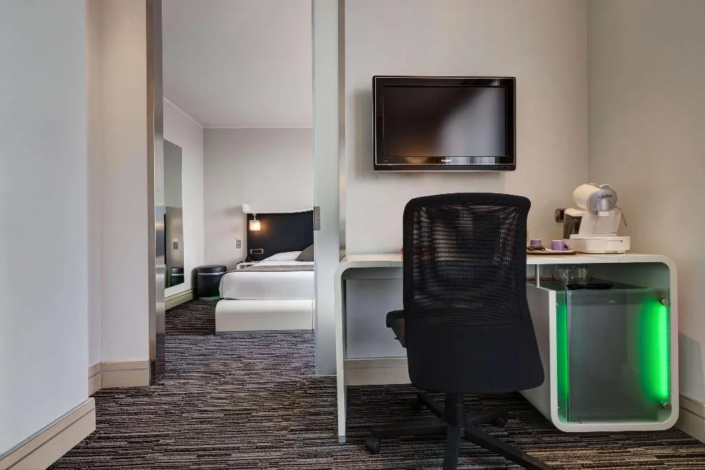 JUNIOR SUITE KING SIZE BED Room, Best Western Premier Hotel Royal Santina, Rome