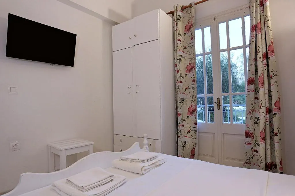 Room, Alykes Family Resort, Corfu