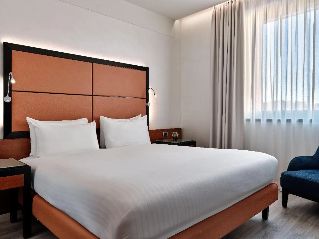 DOUBLE KING SIZE BED Room, Crowne Plaza Milan Malpensa Airport, Milan
