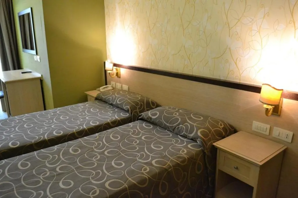 TWIN SUPERIOR Room, Galileo, Rome