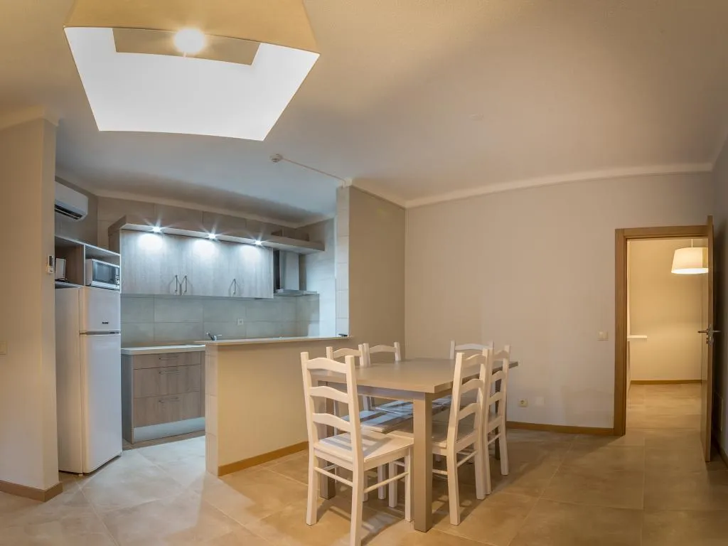 APARTMENT CAPACITY 4 TWO BEDROOMS Room, Flor Da Rocha, Algarve