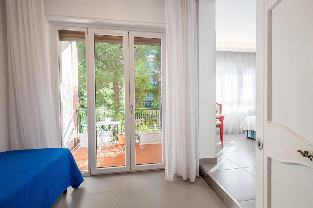 JUNIOR SUITE QUEEN SIZE BED Room, Casa Evelina Sorrento, Naples