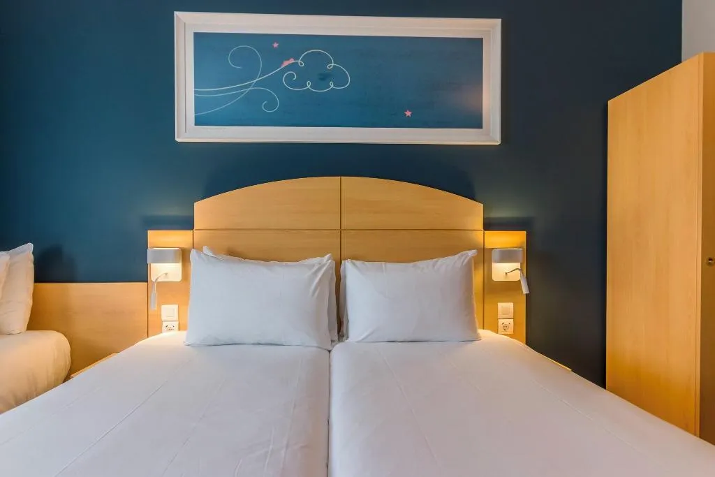 TRIPLE STANDARD Room, Travelodge Madrid Alcala de Henares, Madrid