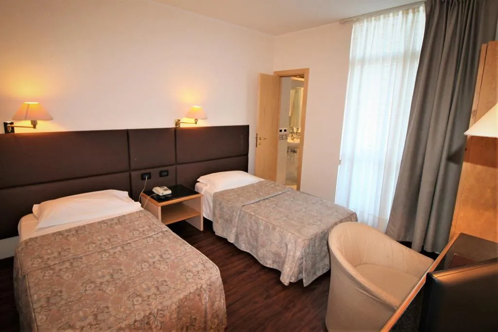 TWIN BASIC Room, Minerva, Florence