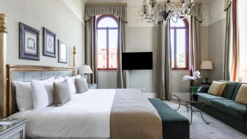 JUNIOR SUITE STANDARD Room, San Clemente Palace, Venice