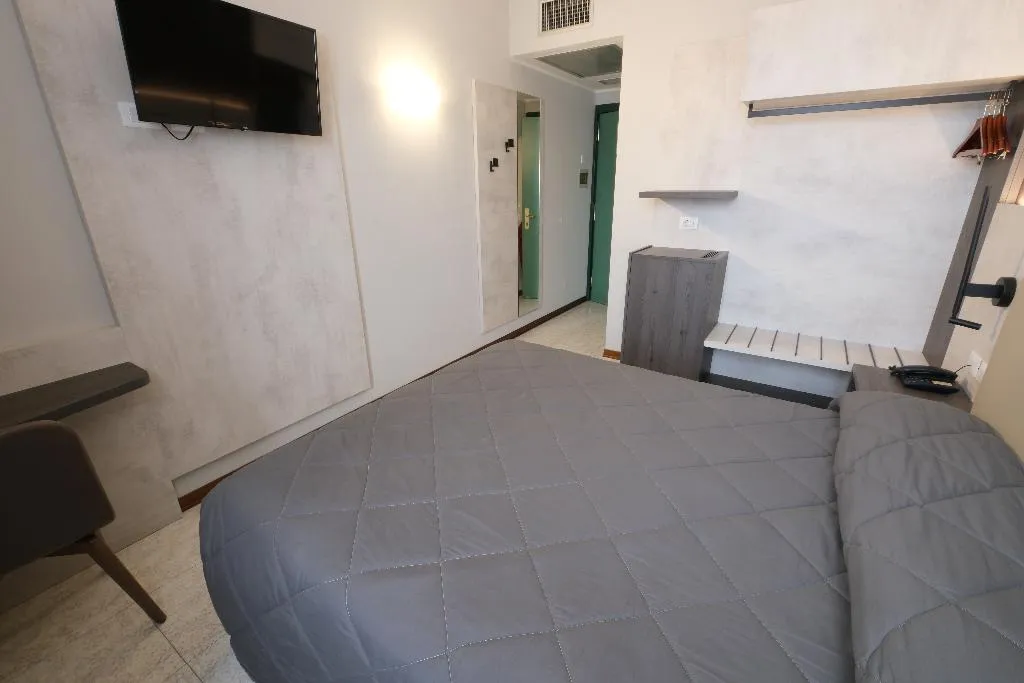 Double or Twin STANDARD Room, Mistral, Milan