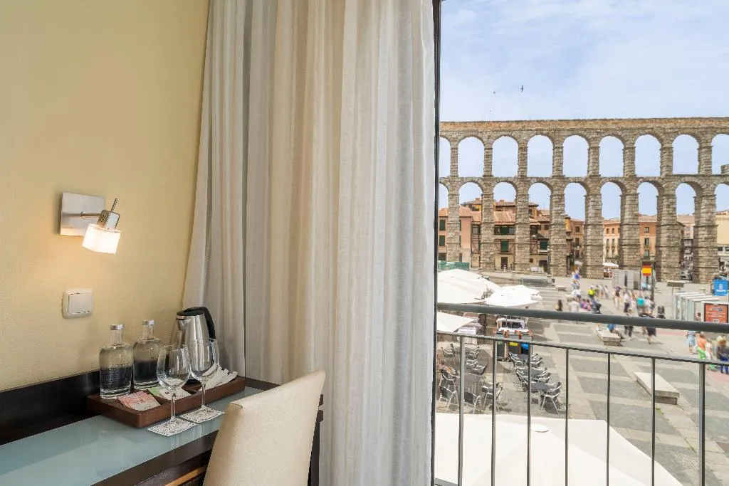 SUITE STANDARD Room, Eurostars Plaza Acueducto, Madrid
