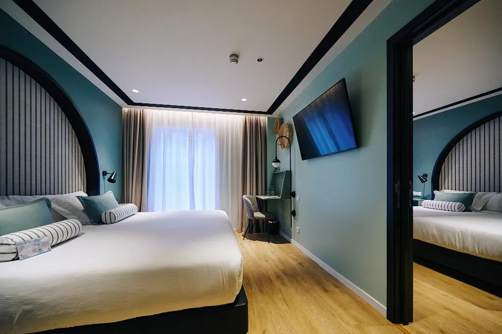 FAMILY ROOM STANDARD Room, Vincci Bonjardim, Porto