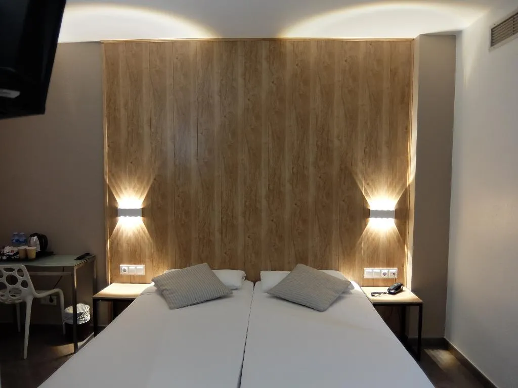Double or Twin INNER Room, Medicis, Barcelona