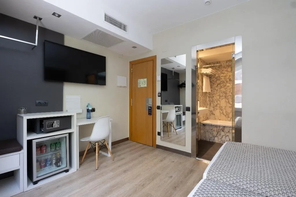 Double or Twin STANDARD Room, Catalonia Castellnou, Barcelona