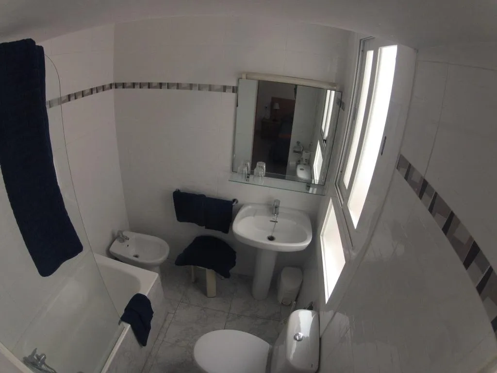 DOUBLE BASIC Room, Montserrat, Costa Brava