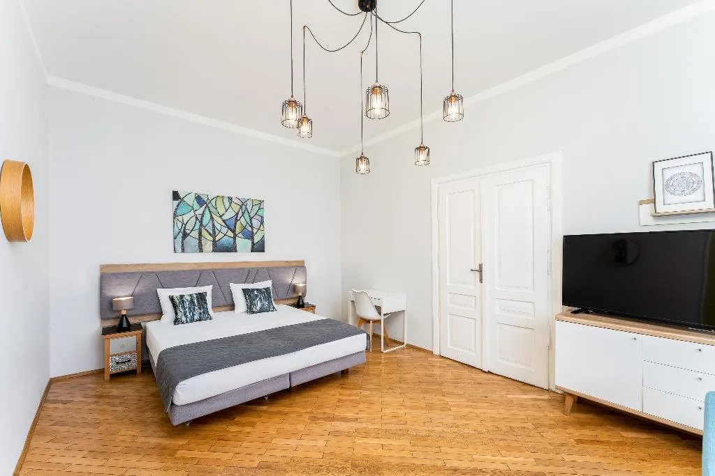 APARTMENT DELUXE TWO BEDROOM Room, 1898 Parkside Boutique Residence, Krakow