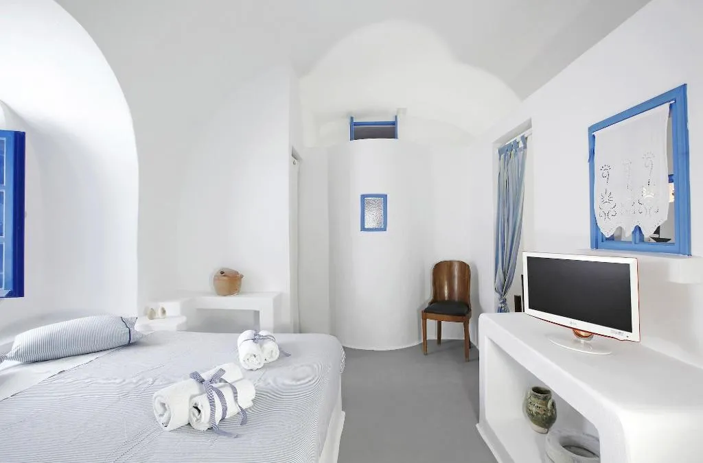 Room, Aghios Artemios Traditional Houses, Santorini