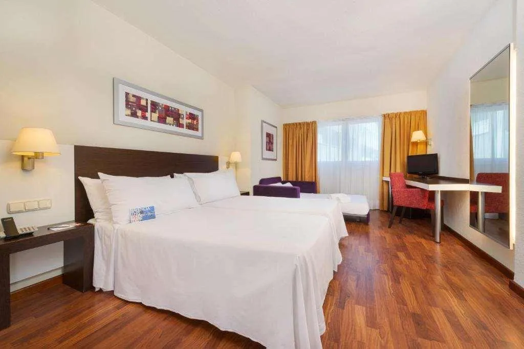 Room, Port Valencia Feria, Valencia