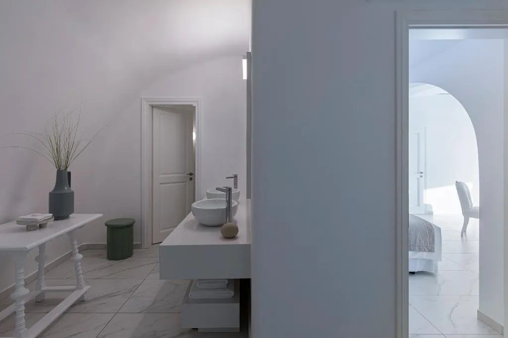 SUITE WITH PRIVATE POOL Room, Canaves Oia Suites, Santorini