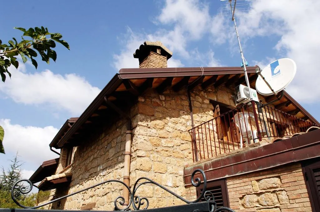General view, La Casa sulla Collina d'Oro, Palermo