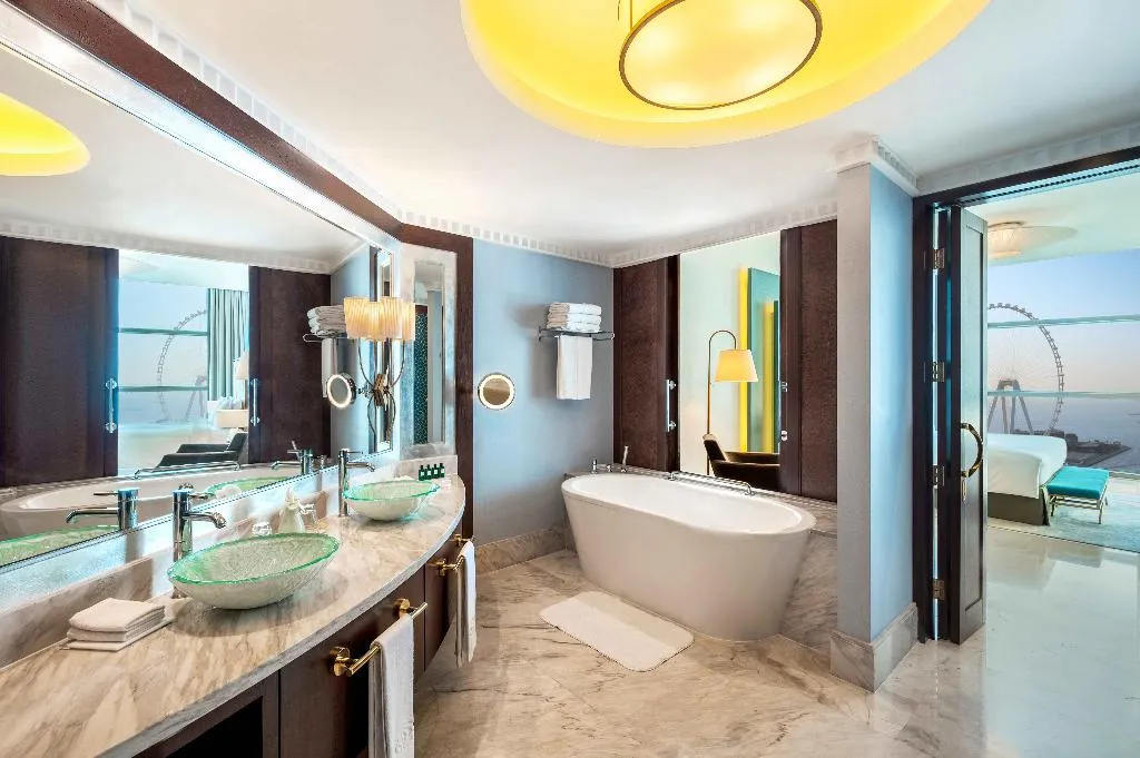 SUITE DELUXE KING BED Room, Sofitel Dubai Jumeirah Beach, Dubai