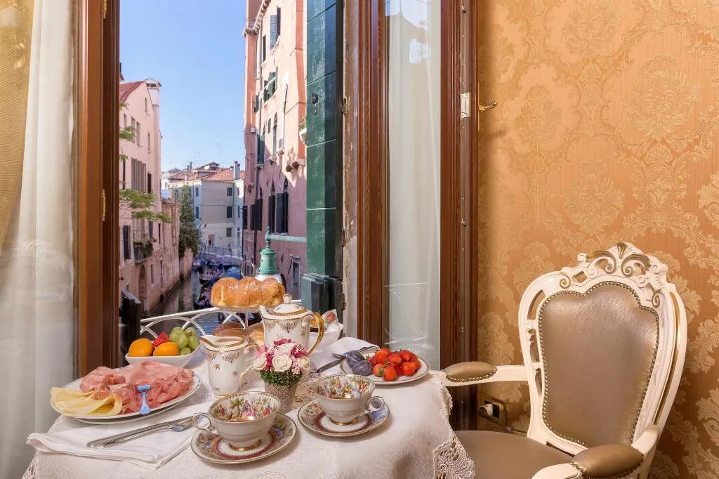Room, Residenza Veneziana, Venice