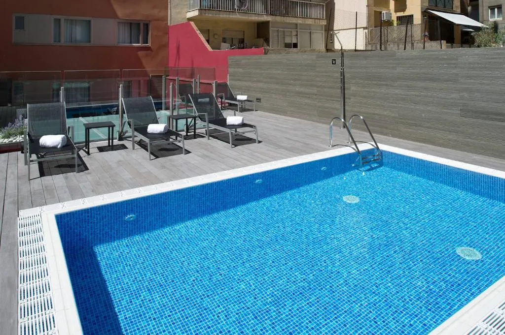 Pool, Catalonia Sagrada Familia, Barcelona