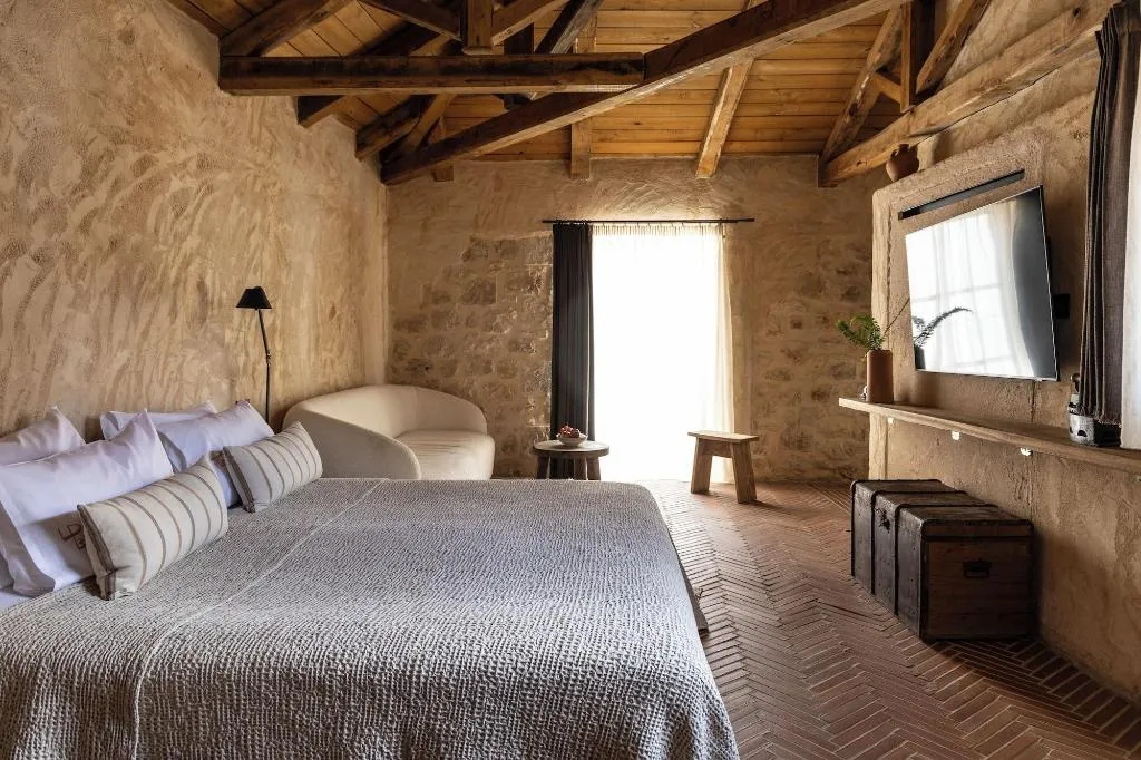 Room, Amalen Suites, Crete