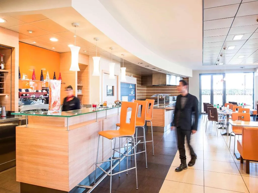 Bar, Ibis Como, Milan