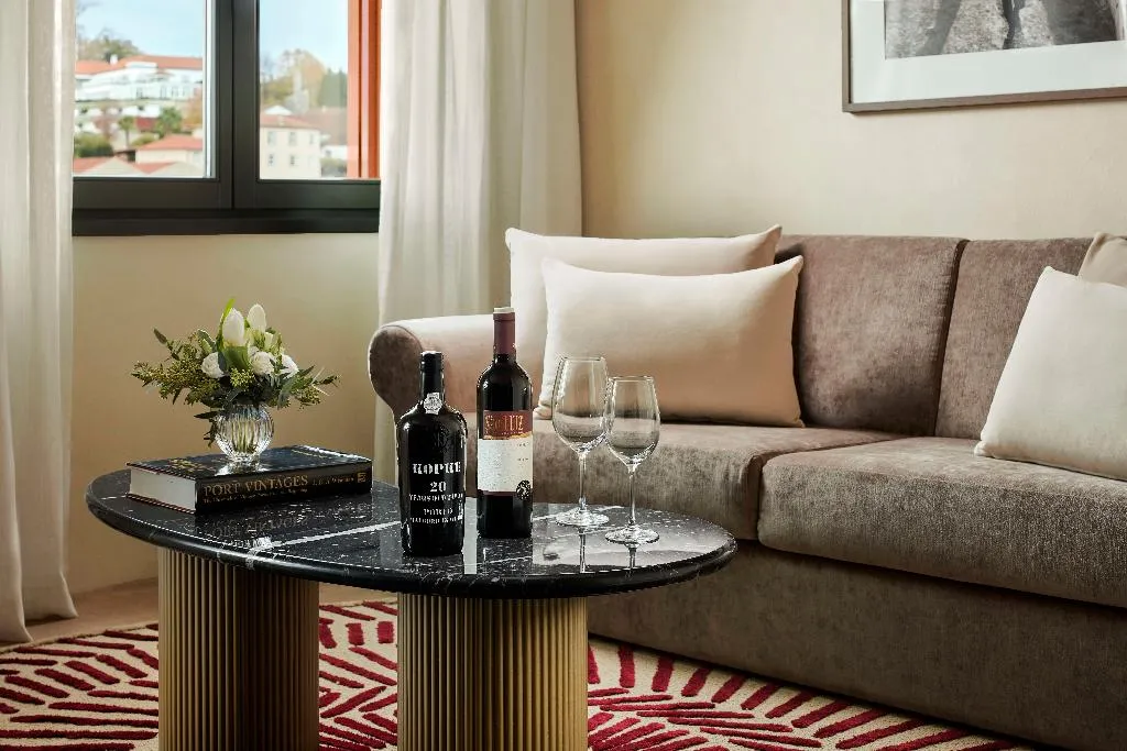JUNIOR SUITE WITH VIEWS Room, Tivoli Kopke Porto Gaia Hotel, Porto