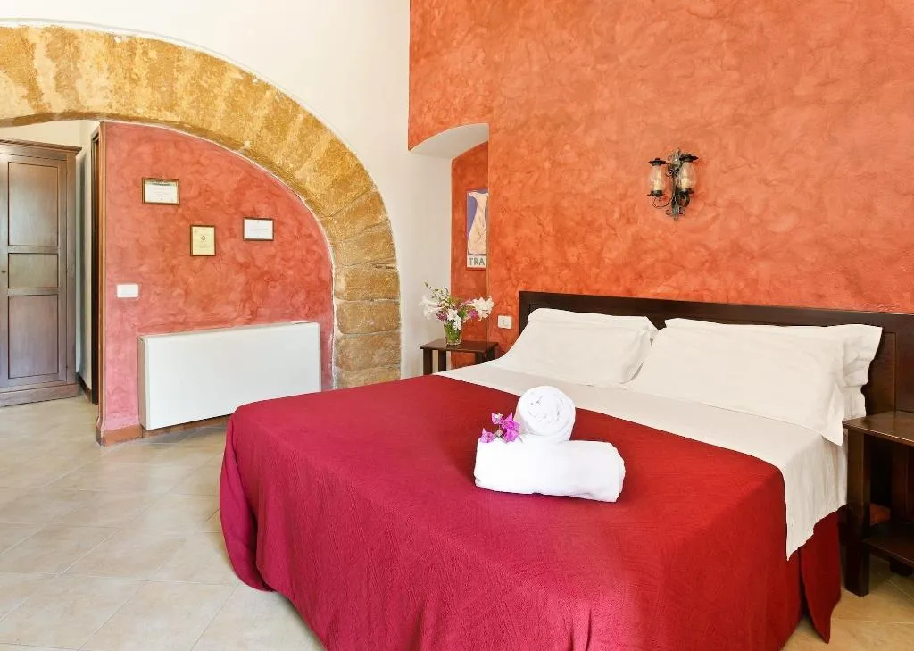 Room, Case di Latomie, Palermo