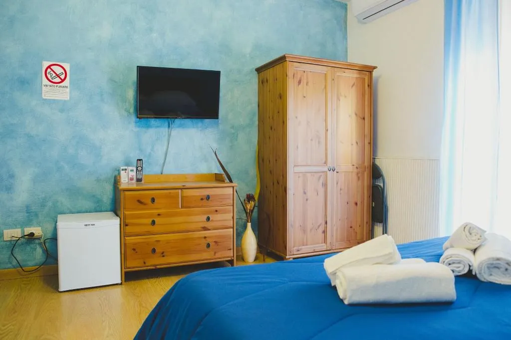Room, Matlis, Alghero