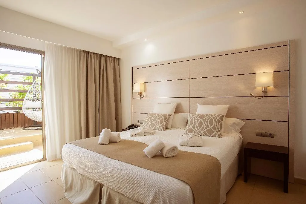 Double or Twin DELUXE Room, Hotel Puchet Ibiza, Ibiza