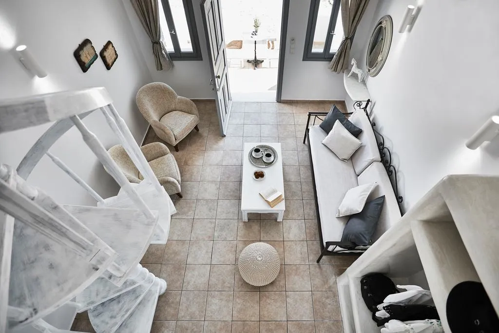Double or Twin SUPERIOR Room, Golden East, Santorini