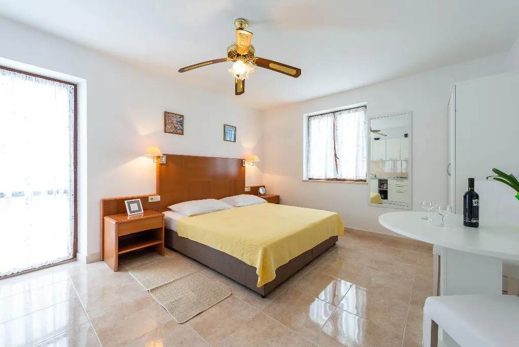 STUDIO SIDE SEA VIEW WITH BALCONY Room, Apartments Matusko, Dubrovnik