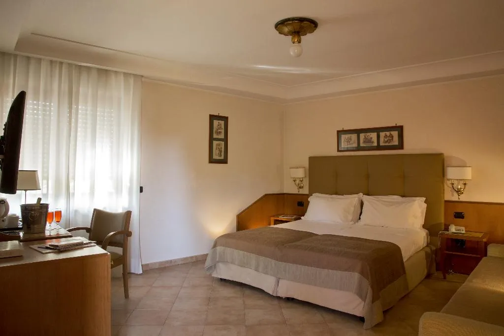 DOUBLE SUPERIOR Room, Montespina Park Hotel, Naples