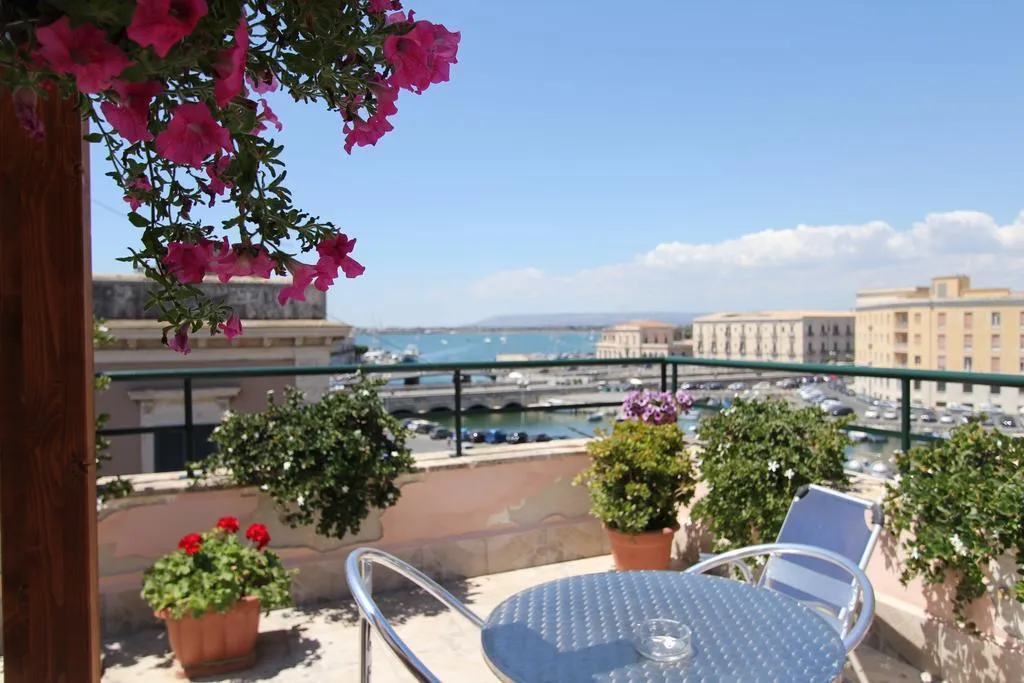 Terrace, Hotel Posta, Catania