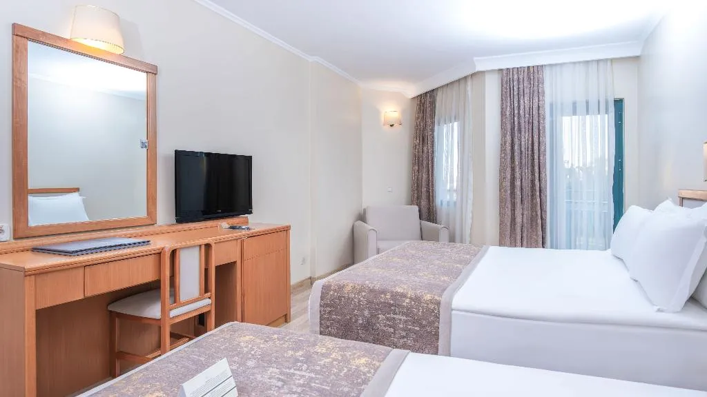 FAMILY ROOM ONE BEDROOM ONE BATHROOM Room, Miramare Queen, Antalya