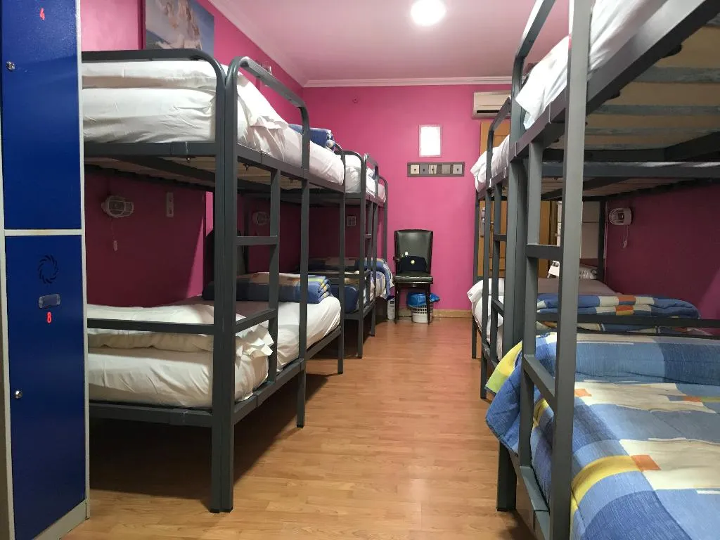 Bed in dormitory CAPACITY 8 Room, Hostel RC Miguel Angel, Madrid