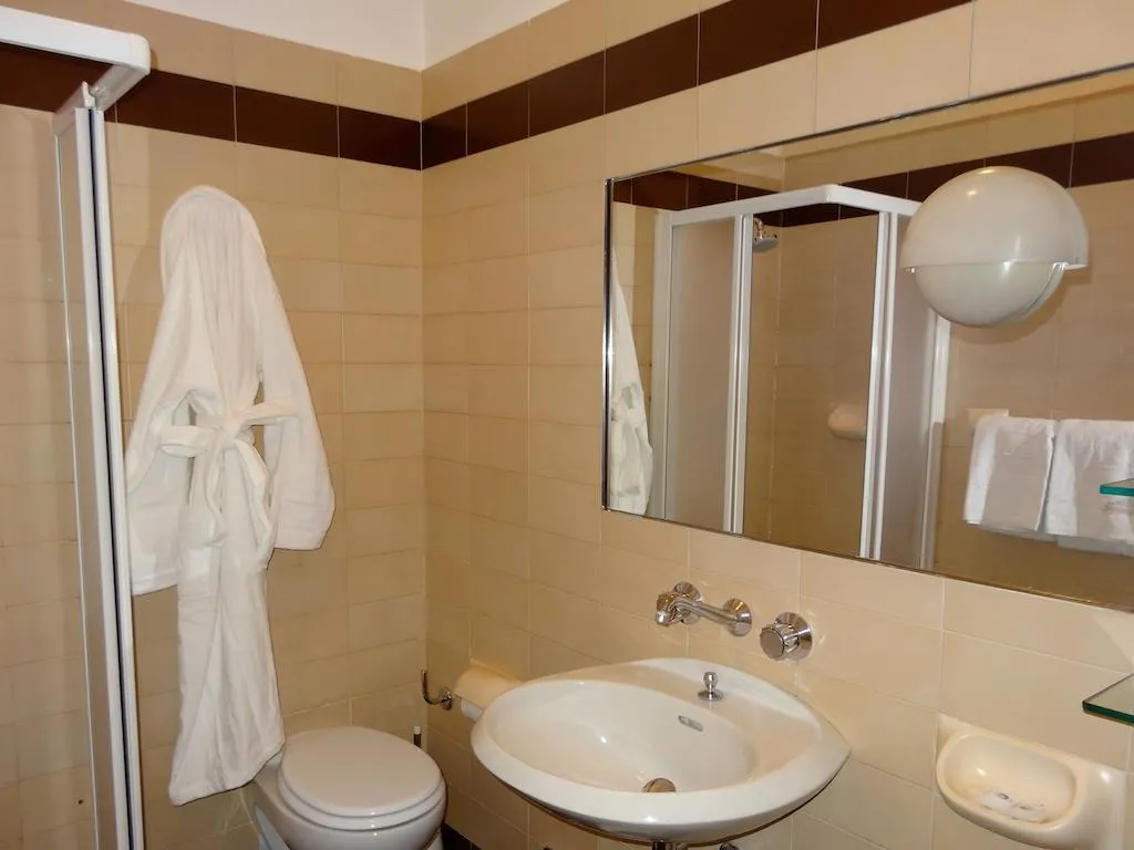 DOUBLE SINGLE USE STANDARD Room, Golf Hotel Resort, Milan