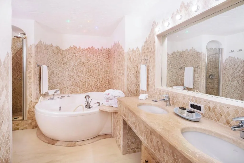 SUITE DELUXE WITH VIEWS Room, Cervo, Olbia