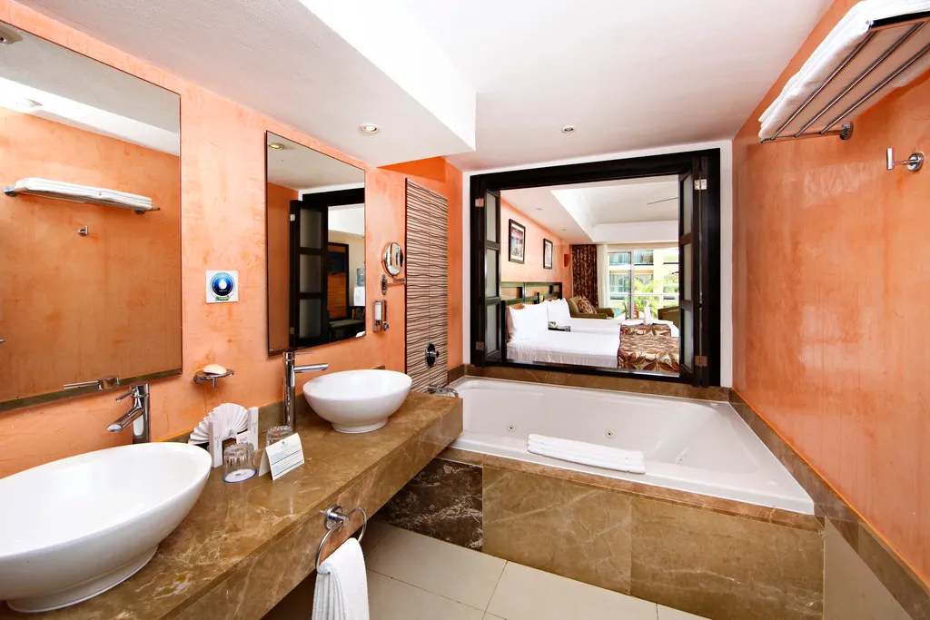 JUNIOR SUITE STANDARD Room, Sandos Playacar All Inclusive, Cancun Area