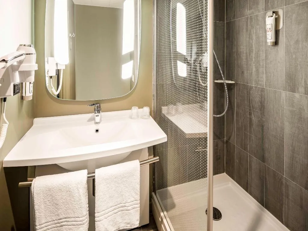 DOUBLE WITH DOUBLE BED Room, Ibis Faro Algarve, Algarve