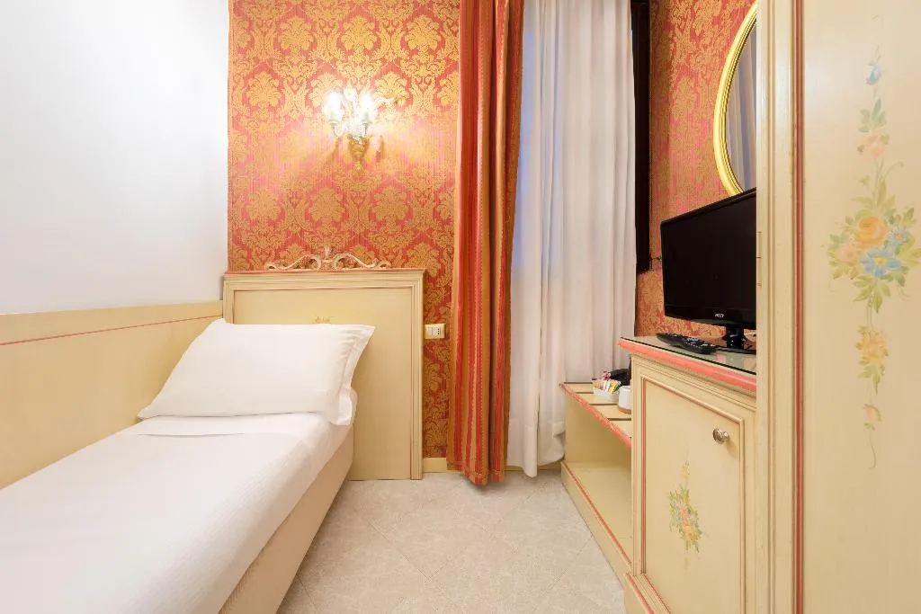 SINGLE STANDARD Room, San Giorgio, Venice