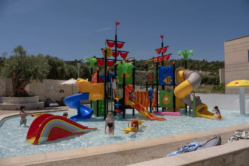 Pool, Royal Hotel and Suites, Halkidiki