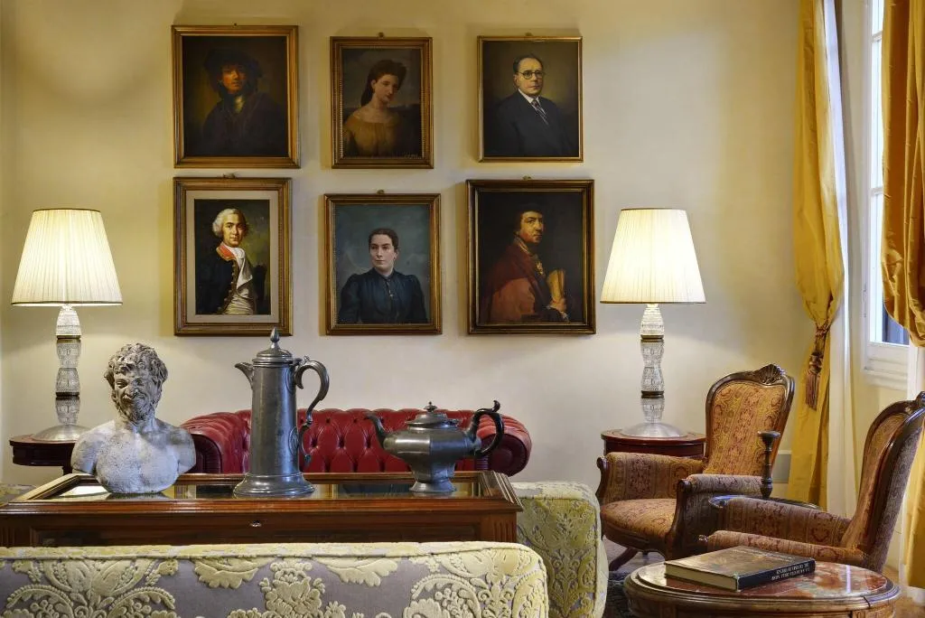 Lobby, Pendini, Florence