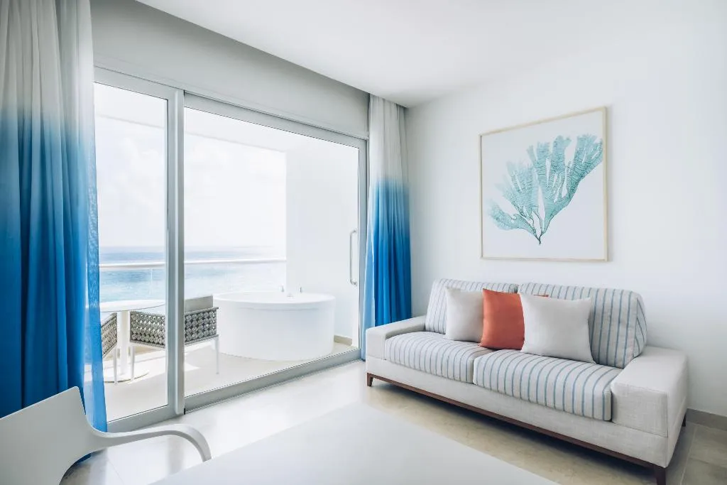 JUNIOR SUITE SUPERIOR OCEAN FRONT Room, Iberostar Selection Coral Cancun All Inclusive, Cancun Area