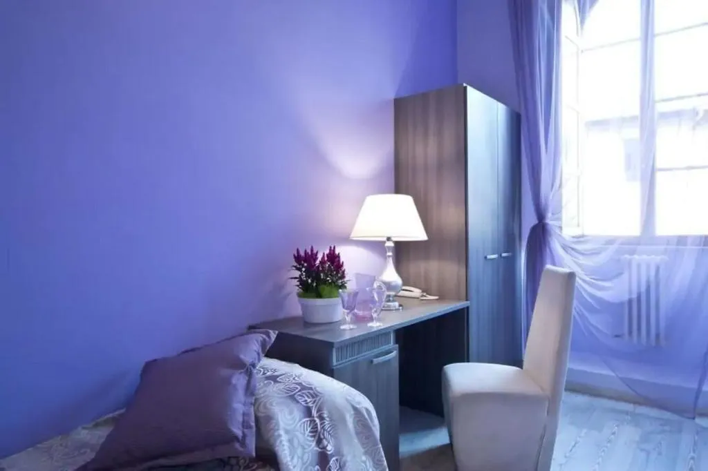 Room, Palazzo Renieri, Florence
