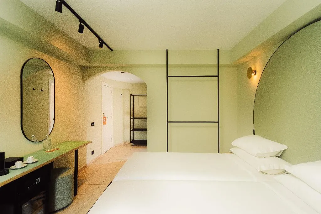 Double or Twin STANDARD Room, Topázio Vibe Beach Hotel & Apartments, Algarve