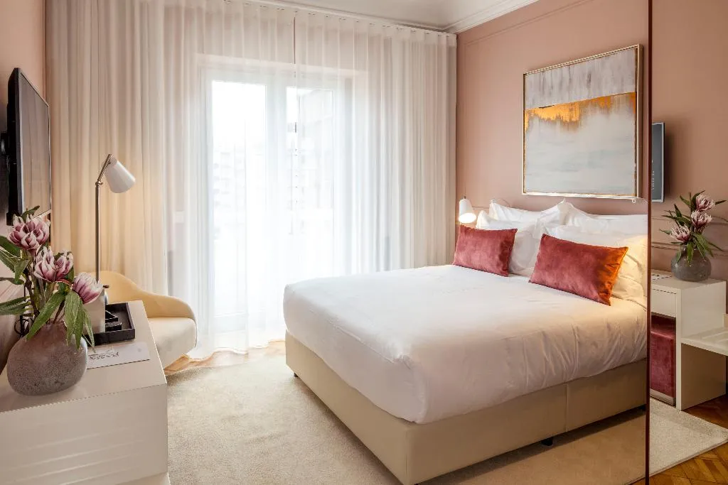 DOUBLE DELUXE Room, Luzeiros Suites, Lisbon