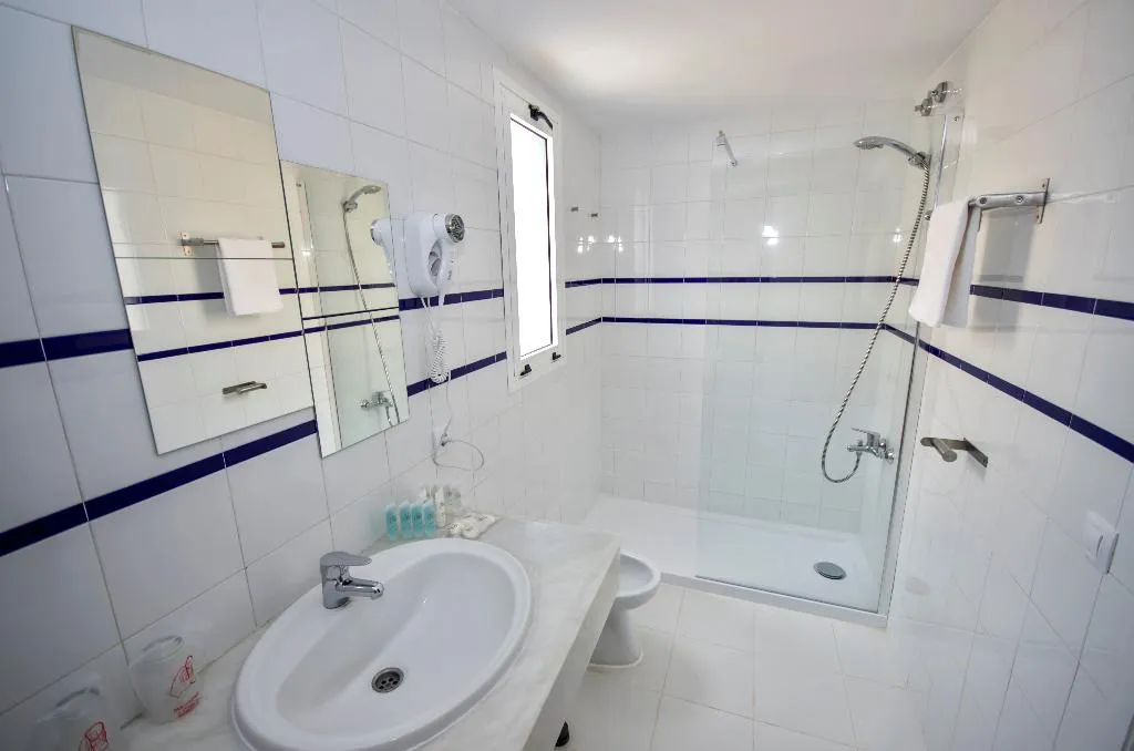 DOUBLE WITH BALCONY Room, Fun Vistamar Ibiza, Ibiza