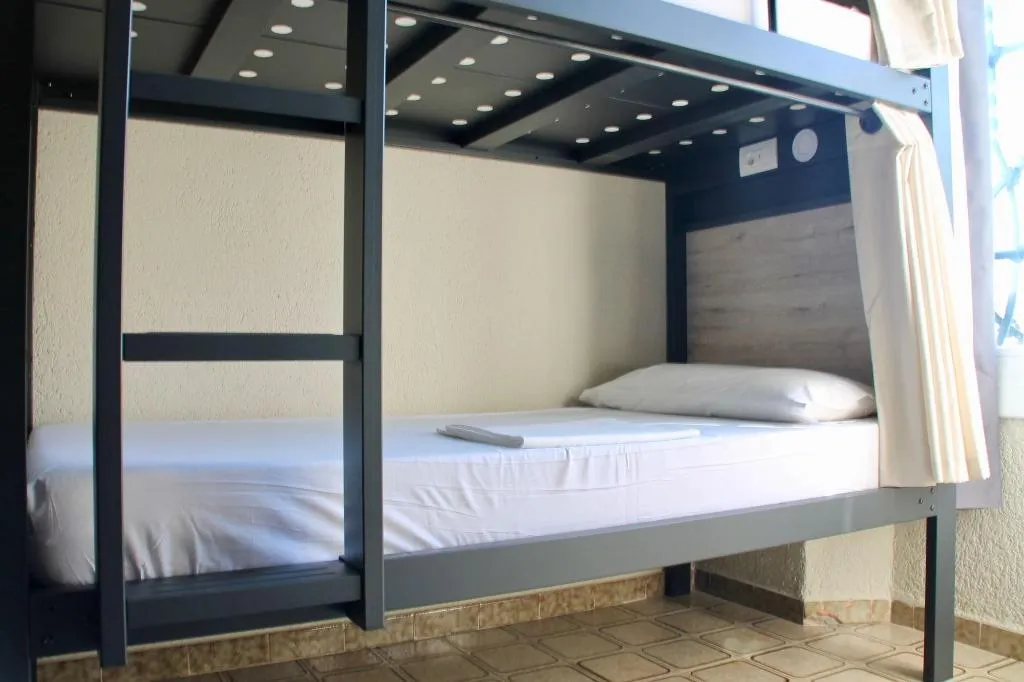 Room, Alberg Costa Brava, Costa Brava
