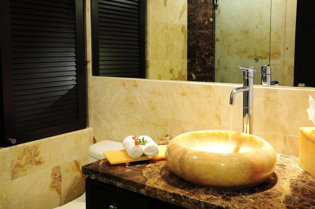 Room DELUXE KING BED Room, El Taj Ocean Front and Beachside Condo Hotel, Playa Del Carmen