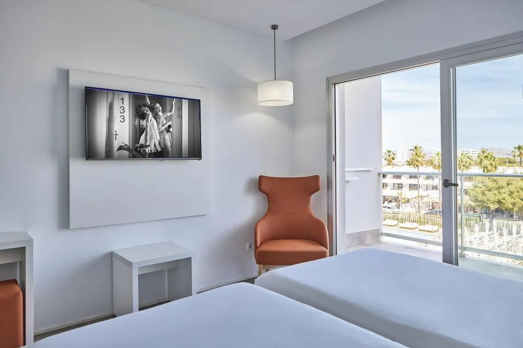 TWIN POOL VIEW Room, Astoria Playa, Majorca